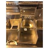 FREE STANDING HAND SINK