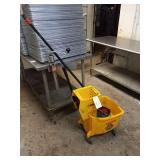MOP PAIL & WRINGER