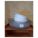 LOT OF 6 PLASTIC BOWLS