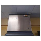 SCOTSMAN 500 LB WATER COOLED ICE MACHINE CME506WS