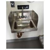 ADVANCE TABCO HAND SINK WITH SIDE GUARDS 17" X 15"
