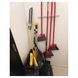 LOT ASSORTED CLEANING TOOLS