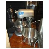 KITCHENAID PRO 610 MIXER WITH EXTRA BOWL