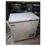 AVANTCO CHEST FREEZER 178CF5