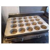 HEAVY MUFFIN PANS