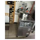 BKI ELECTRIC PRESSURE FRYER MODEL LPF-F48