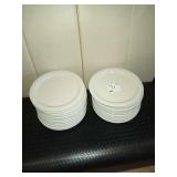 LOT OF 25 PLATES 10"