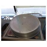 LOT OF 15 PIZZA TRAYS 20"