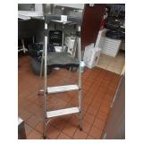 STEP LADDER