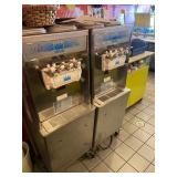 TAYLOR 2 FLAVOR TWIST SOFT SERVE & FRO-YO MACHINE