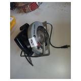 BLACK & DECKER 7-1/4" CIRCULAR SAW