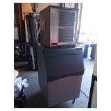 SCOTSMAN 950 LB AIR COOLED ICE MACHINE N0922A-32E
