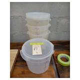 6 QT PLASTIC ROUND BINS WITH LIDS
