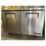 TRUE 2 DOOR REFRIGERATED LOWBOY