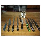 LOT OF 10 KNIVES WITH SHARPENER