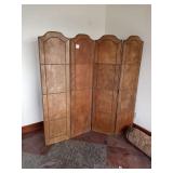 ROOM DIVIDER FOLDS IN 4