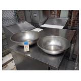LARGE SS BOWLS