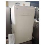 DAEWOO RETRO COMPACT SELF CONTAINED REFRIGERATOR