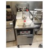 HENNY PENNY COMPUTRON 1000 GAS PRESSURE FRYER 600