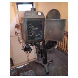 ANTIQUE MOVIE SHOOTING CAMERA