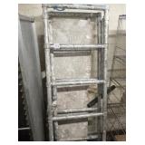 FOLDING SCAFFOLD