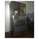 HOSHIZAKI 2000 LB WATER COOLED ICE MACHINE