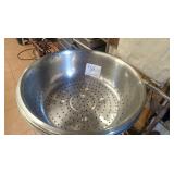 SS STRAINERS 16" ROUND