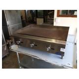 NEW 3 FT GAS FLAT GRILL