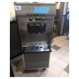 ELECTRO FREEZER 2 FLAVOR & TWIST MACHINE