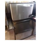 MANITOWOC 500 LB WATER COOLED ICE MACHINE