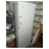 AVANTI UPRIGHT FREEZER MODEL VF93QOW