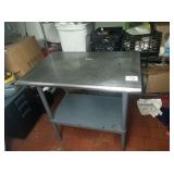 SS TABLE 36" X 30"