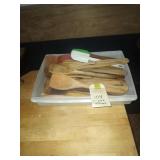 LOT MOSTLY WOOD UTENSILS