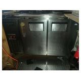 EVEREST 4 FT SELF CONTAINED REFRIGERATED LOWBOY