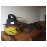 STINGER 2-1/2 GALLON WET / DRY VAC