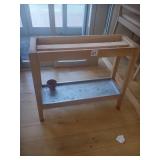 3 FT WOOD STAND