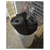 LOT RUG RUNNERS & CAN