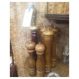ASSORTED PEPPER MILLS