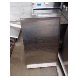 NEW SS TABLE 36" X 24" - SIDE & BACK GUARDS