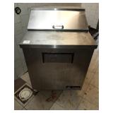 TRUE 27" SELF CONTAINED BAIN MARIE SANDWICH PREP
