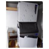 MANITOWOC 1300 LB WATER COOLED FLAKE ICE MACHINE