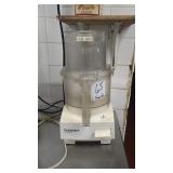 CUISINART FOOD PROCESSOR