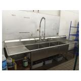 3 COMP SINK WITH 2 DRAINBOARDS & SPRAY 120"