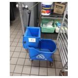 MOP PAIL & WRINGER