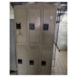 SET OF LOCKERS