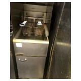 PITCO GAS FRYER MODEL 40D
