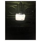 BENQ PROJECTOR WITH SCREEN