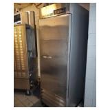 BEVERAGE AIR SELF CONTAINED 1 DOOR FREEZER