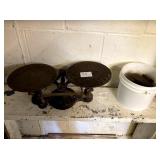 BAKERS SCALE WITH WEIGHTS