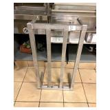 DUNNAGE STANDS 36"